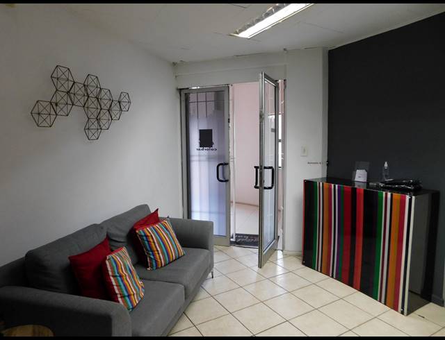 161M² OFFICE FOR SALE IN FERNDALE